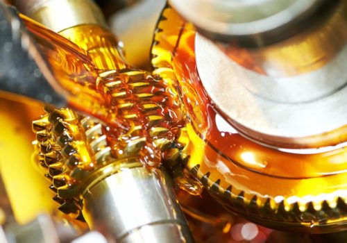 Base oils as part of a lubricant formulation used here in metalworking gears